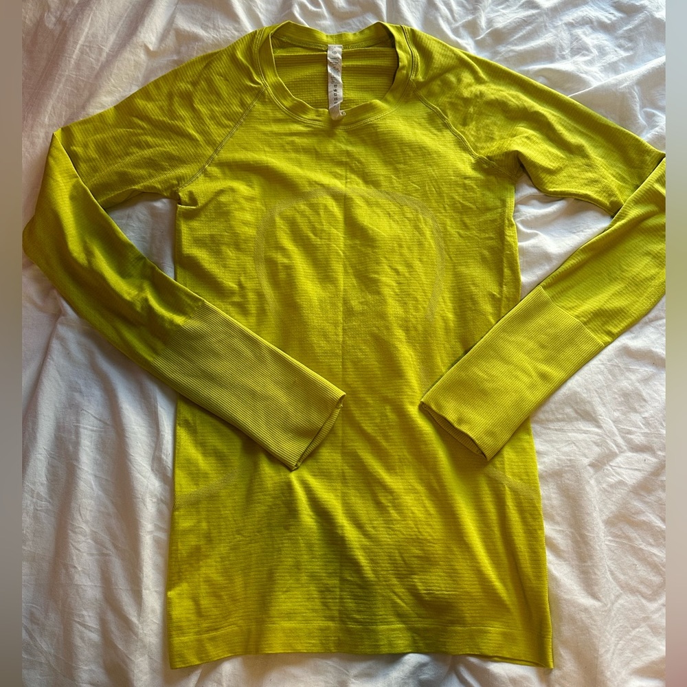Lululemon Swiftly Tech Long Sleeve - size 4 Lime Green